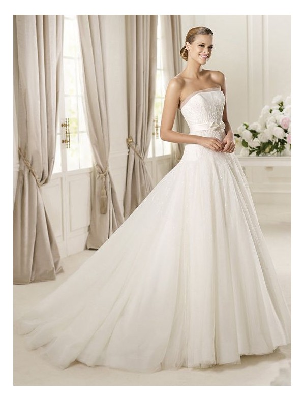 Tulle Strapless Neckline Ball Gown Wedding Dress 0053